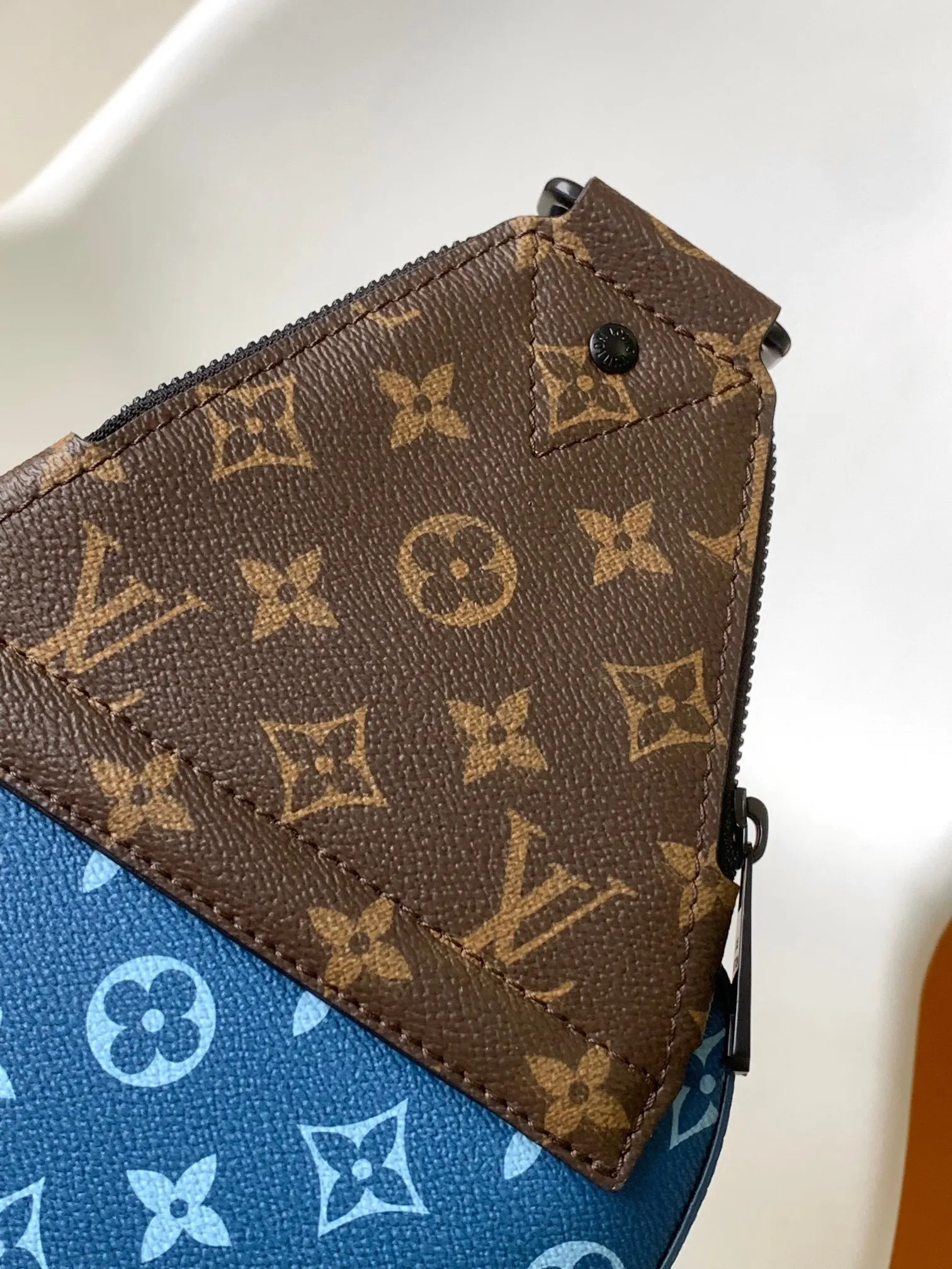 All categories 💚 Top version men’s bags 💚 LV 2025 official website new LV chest bag