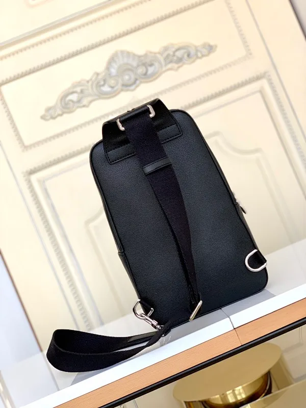 All categories 💚 Top version men’s bags 💚 LV 2023 new LV chest bag