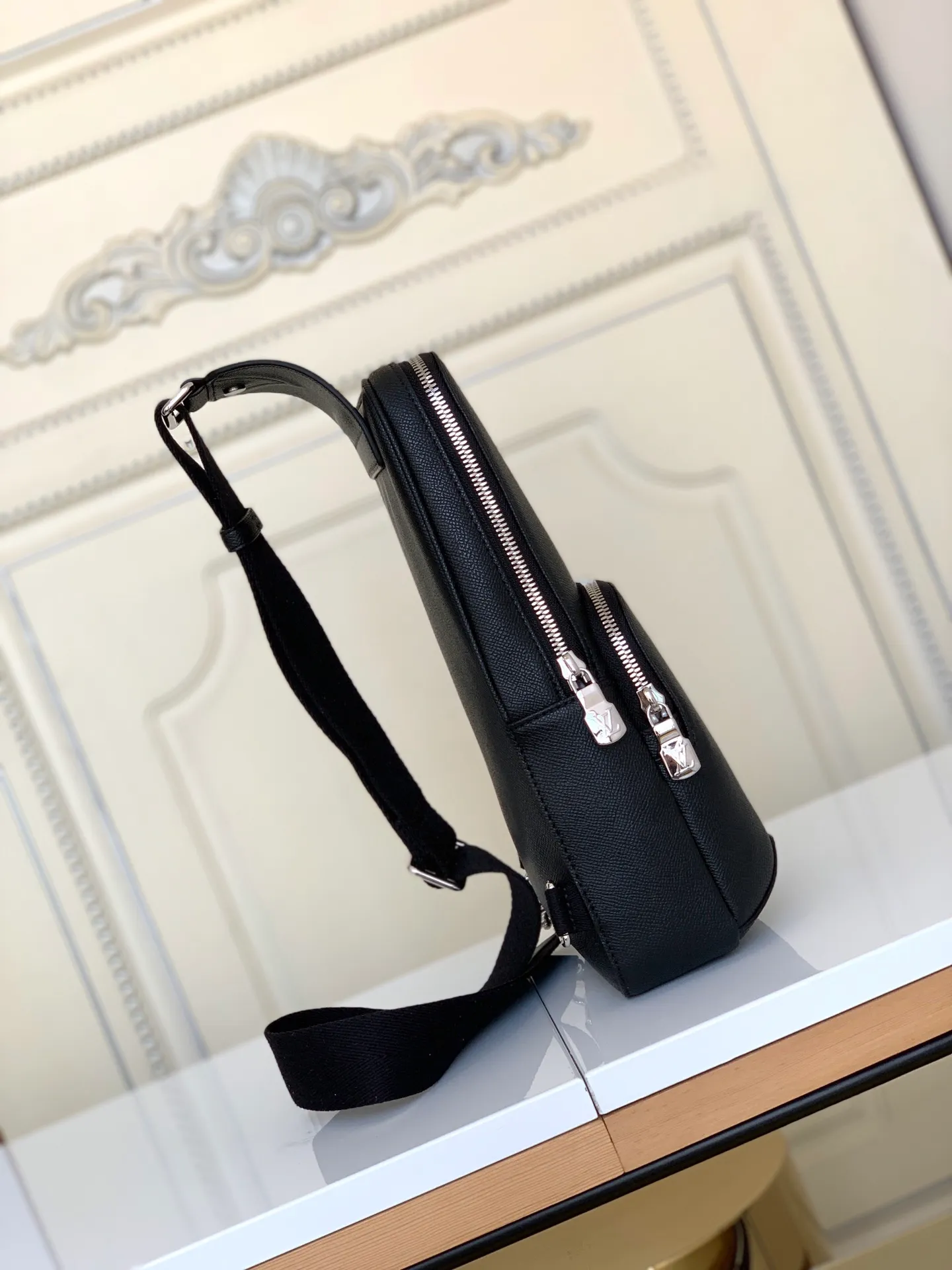 All categories 💚 Top version men’s bags 💚 LV 2023 new LV chest bag
