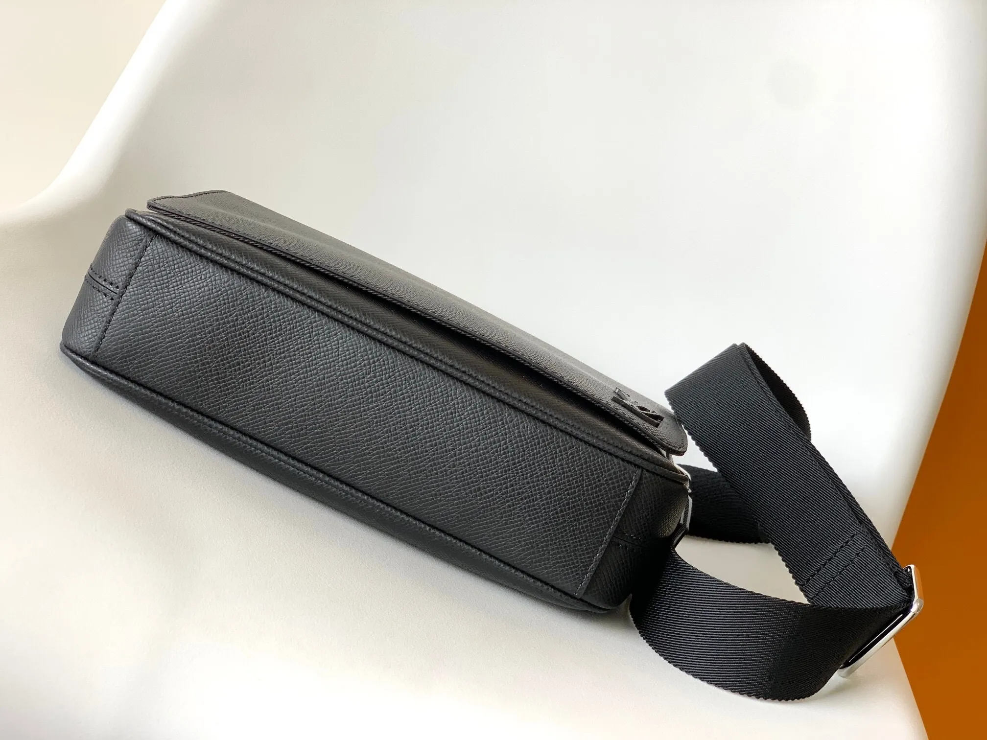 All categories 💚 Top version men’s bags 💚 LV 2025 official website new LV crossbody bag