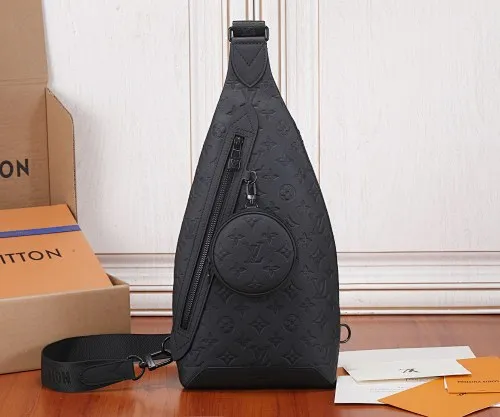 All categories 💚 Top version men’s bags 💚 LV 2023 new LV chest bag