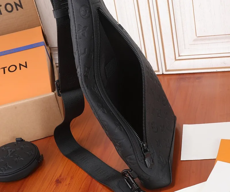 All categories 💚 Top version men’s bags 💚 LV 2023 new LV chest bag