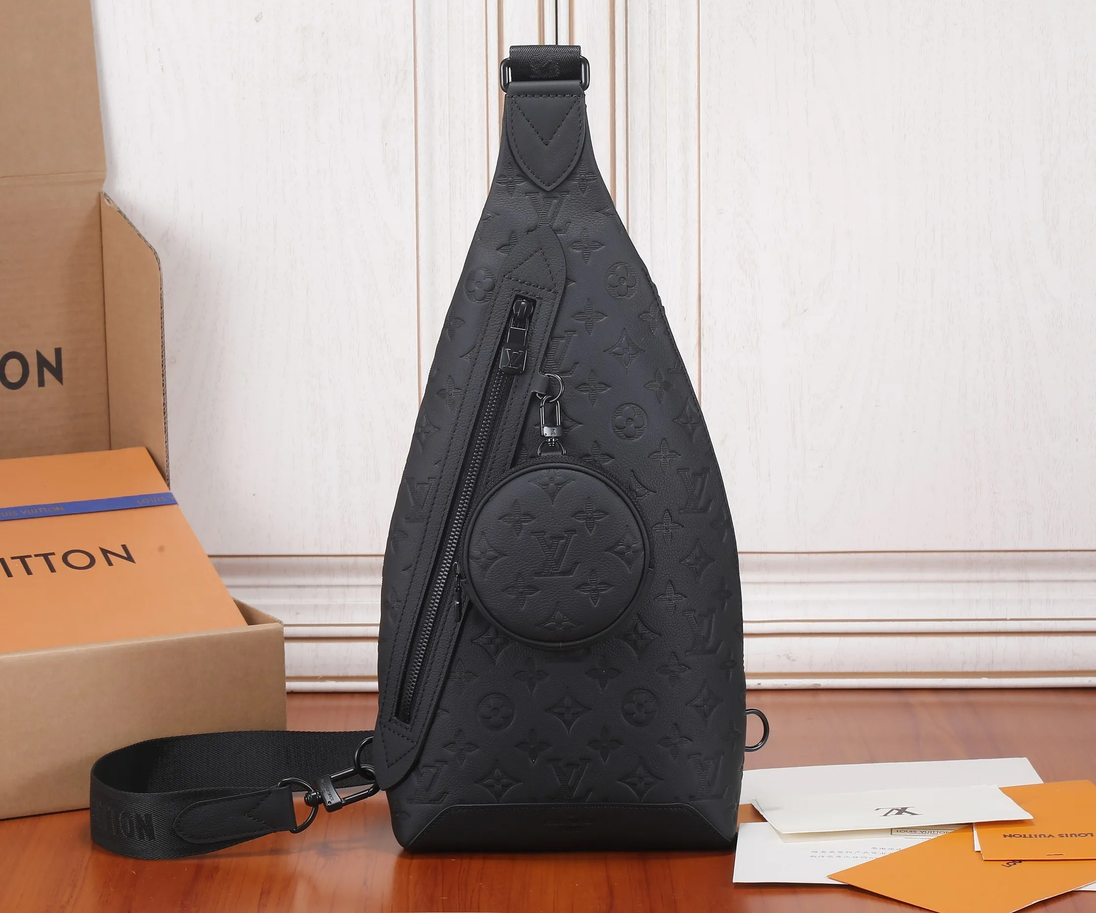 All categories 💚 Top version men’s bags 💚 LV 2023 new LV chest bag