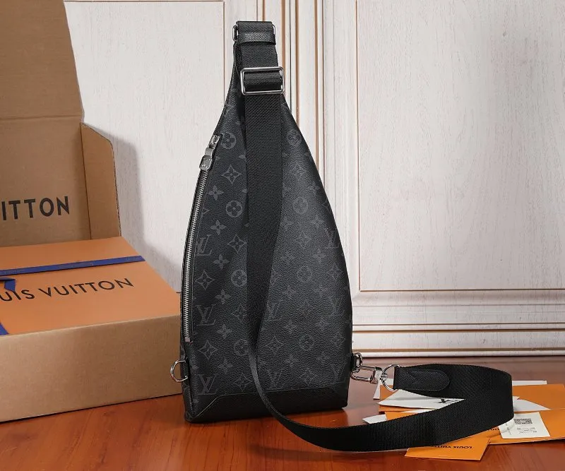 All categories 💚 Top version men’s bags 💚 LV 2023 new LV chest bag