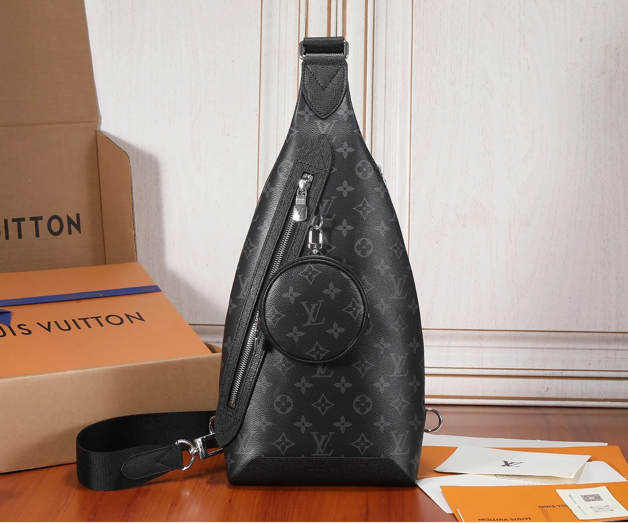 All categories 💚 Top version men’s bags 💚 LV 2023 new LV chest bag