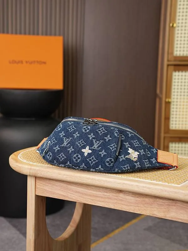 All Categories 💚 Top Version Men’s Bags 💚 LV 2026 Fashion LV Genuine Leather Belt Bag