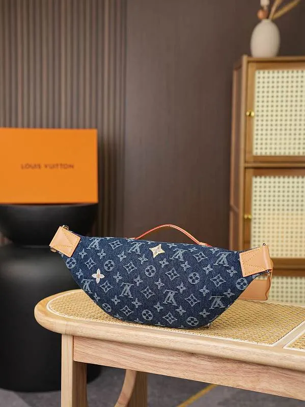 All Categories 💚 Top Version Men’s Bags 💚 LV 2026 Fashion LV Genuine Leather Belt Bag