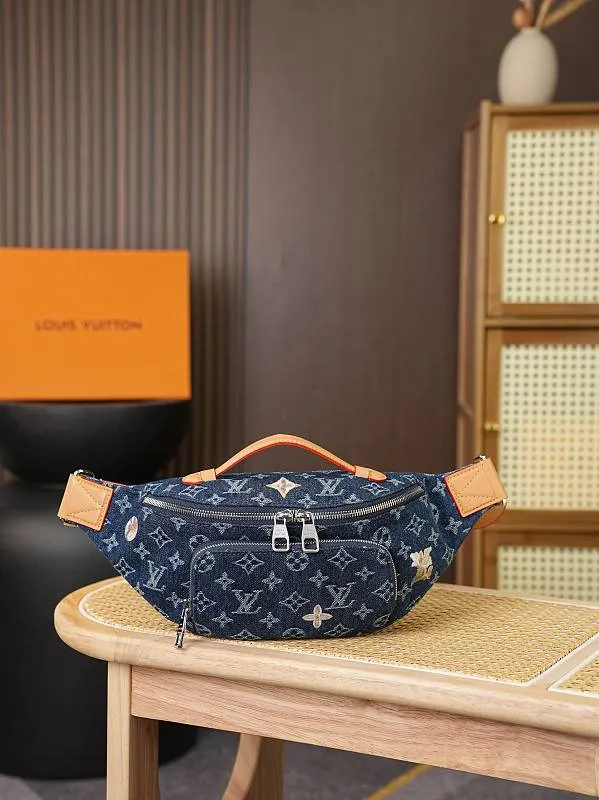 All Categories 💚 Top Version Men’s Bags 💚 LV 2026 Fashion LV Genuine Leather Belt Bag