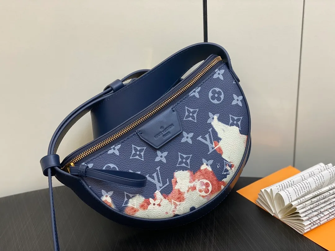 All categories 💚 Top version men’s bags 💚 LV 2023 new LV waist bag