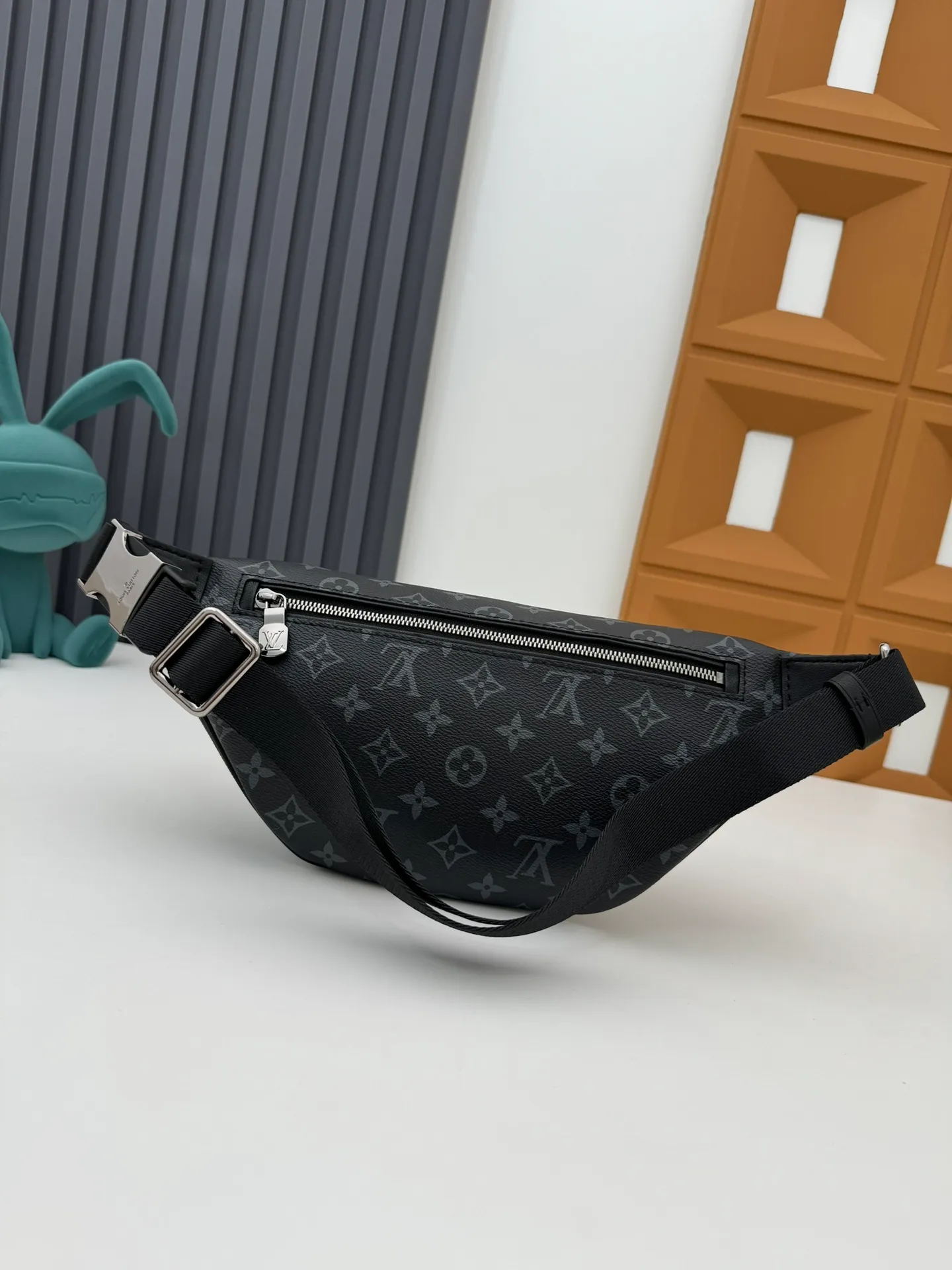 All categories 💚 Top version men’s bags 💚 LV 2024 new LV chest bag