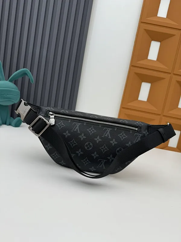 All categories 💚 Top version men’s bags 💚 LV 2024 new LV chest bag