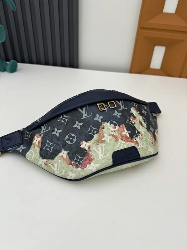 All categories 💚 Top version men’s bags 💚 LV 2024 new LV chest bag