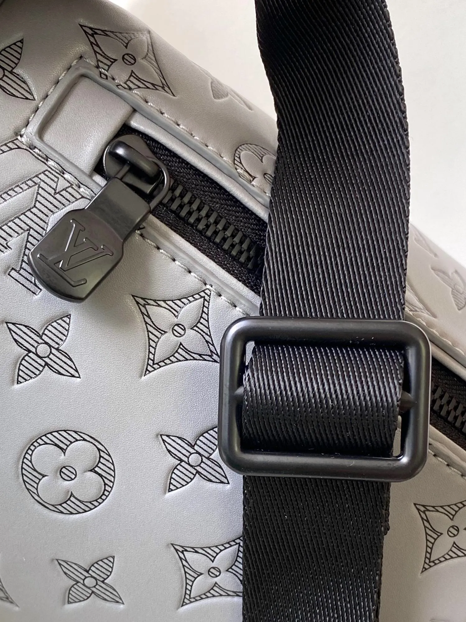 All categories 💚 Top version men’s bags 💚 LV 2025 official website new LV waist bag