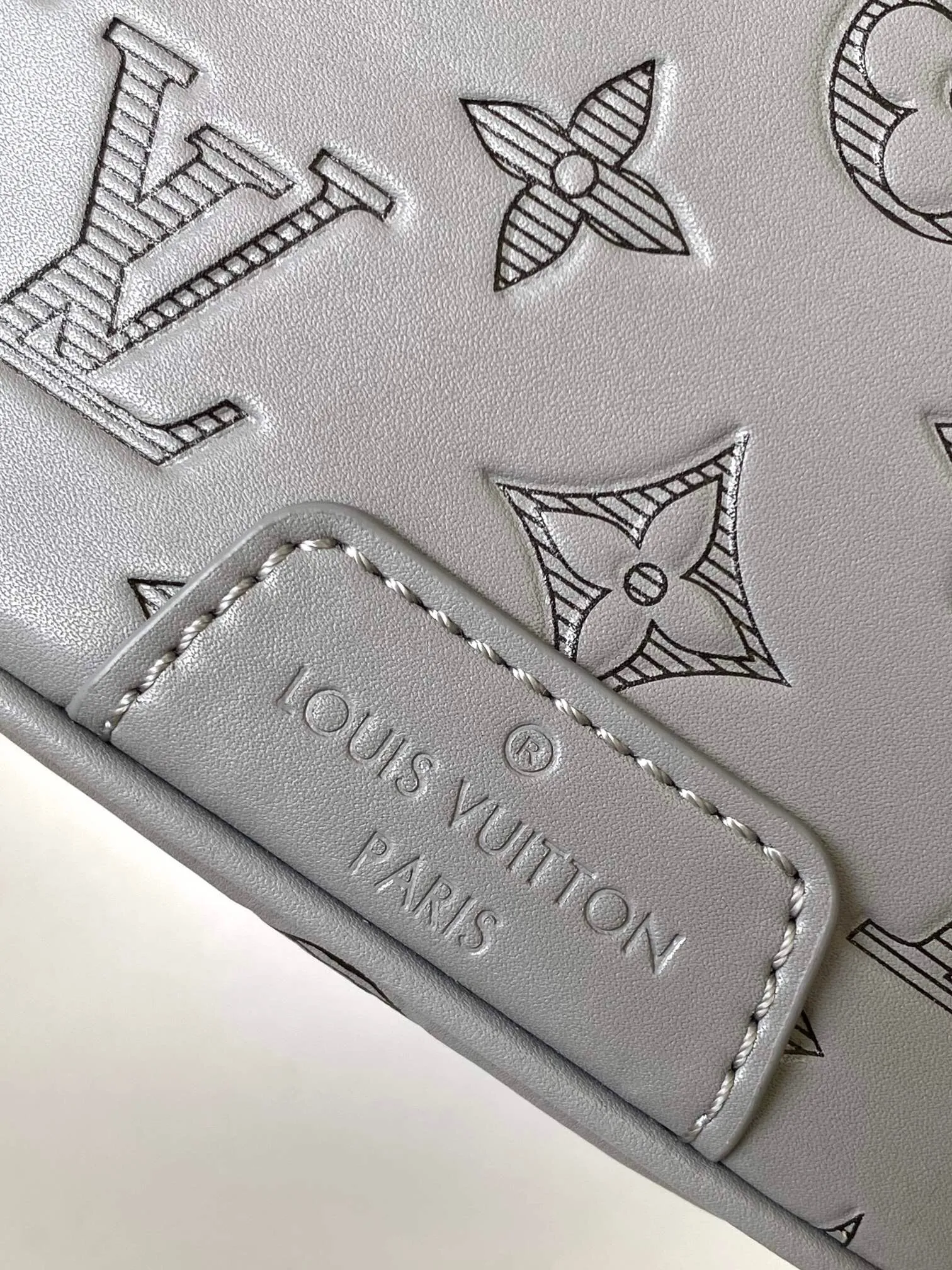 All categories 💚 Top version men’s bags 💚 LV 2025 official website new LV waist bag