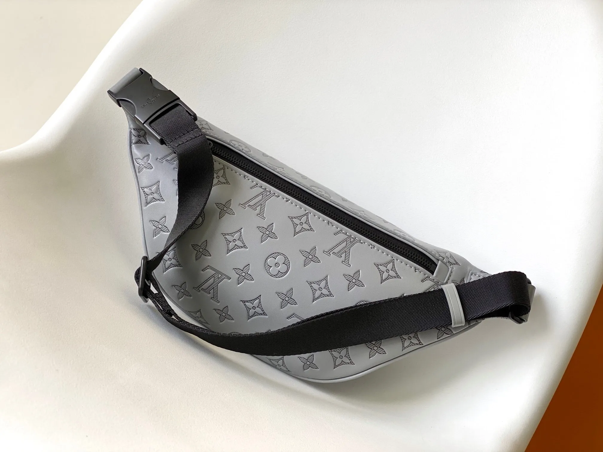 All categories 💚 Top version men’s bags 💚 LV 2025 official website new LV waist bag