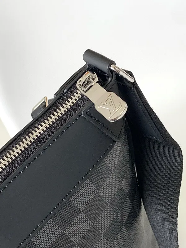 All categories 💚 Top version men’s bags 💚 LV 2024 new LV crossbody bag