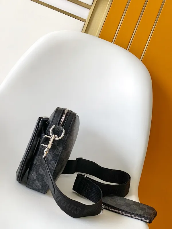 All categories 💚 Top version men’s bags 💚 LV 2025 new LV crossbody bag