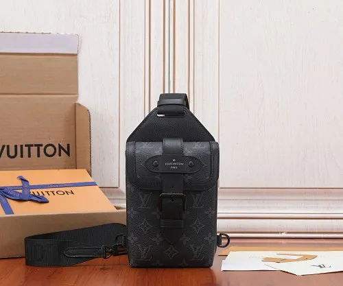 All categories 💚 Top version men’s bags 💚 LV 2023 new LV chest bag