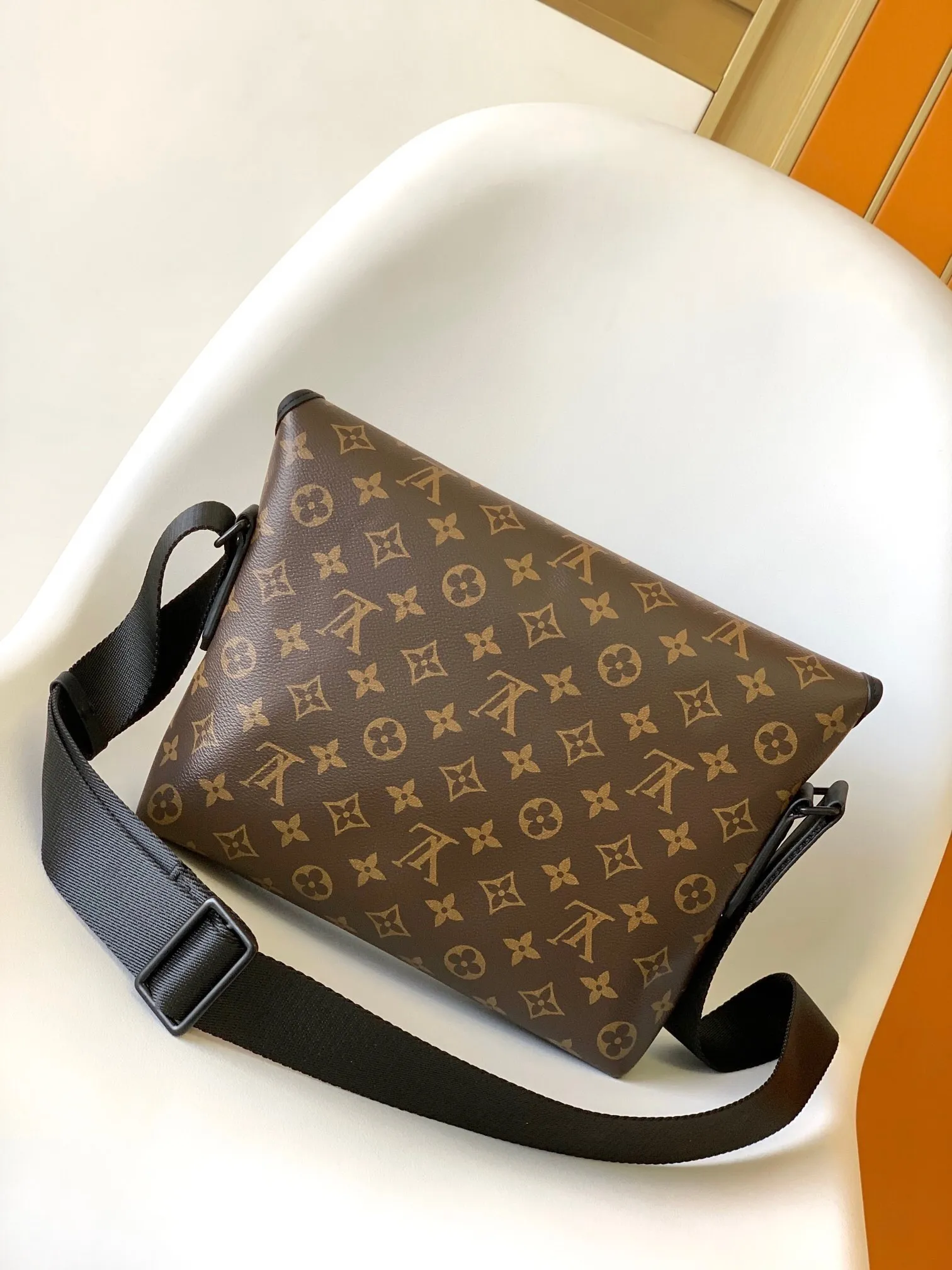 All categories 💚 Top version men’s bags 💚 LV 2025 official website new LV crossbody bag