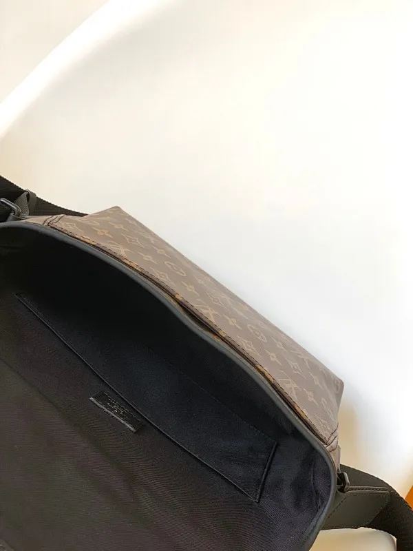 All categories 💚 Top version men’s bags 💚 LV 2025 official website new LV crossbody bag