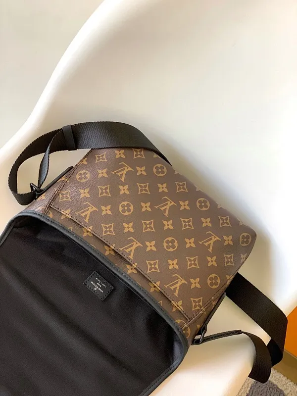 All categories 💚 Top version men’s bags 💚 LV 2025 official website new LV crossbody bag