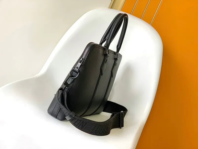 All categories 💚 Top version men’s bags 💚 LV 2025 official website new LV briefcase