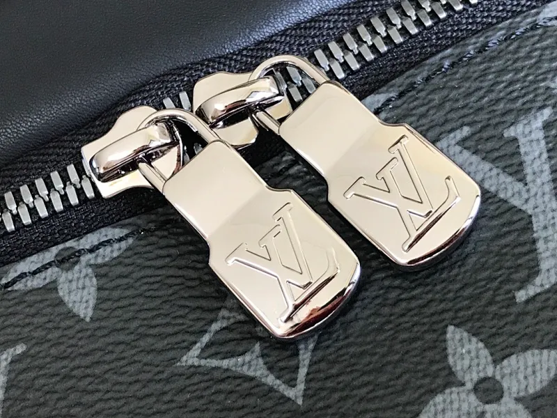 All categories 💚 Top version men’s bags 💚 LV 2023 new LV chest bag