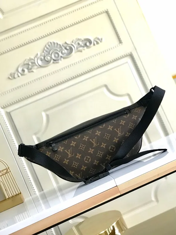 All categories 💚 Top version men’s bags 💚 LV 2023 new LV chest bag