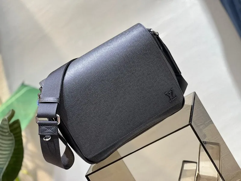 All categories 💚 Top version men’s bags 💚 LV 2025 official website new LV crossbody bag
