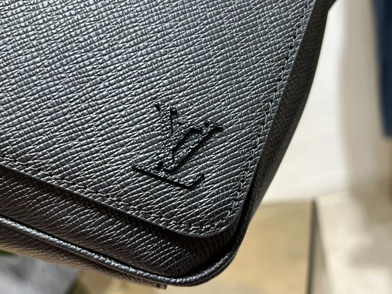 All categories 💚 Top version men’s bags 💚 LV 2025 official website new LV crossbody bag