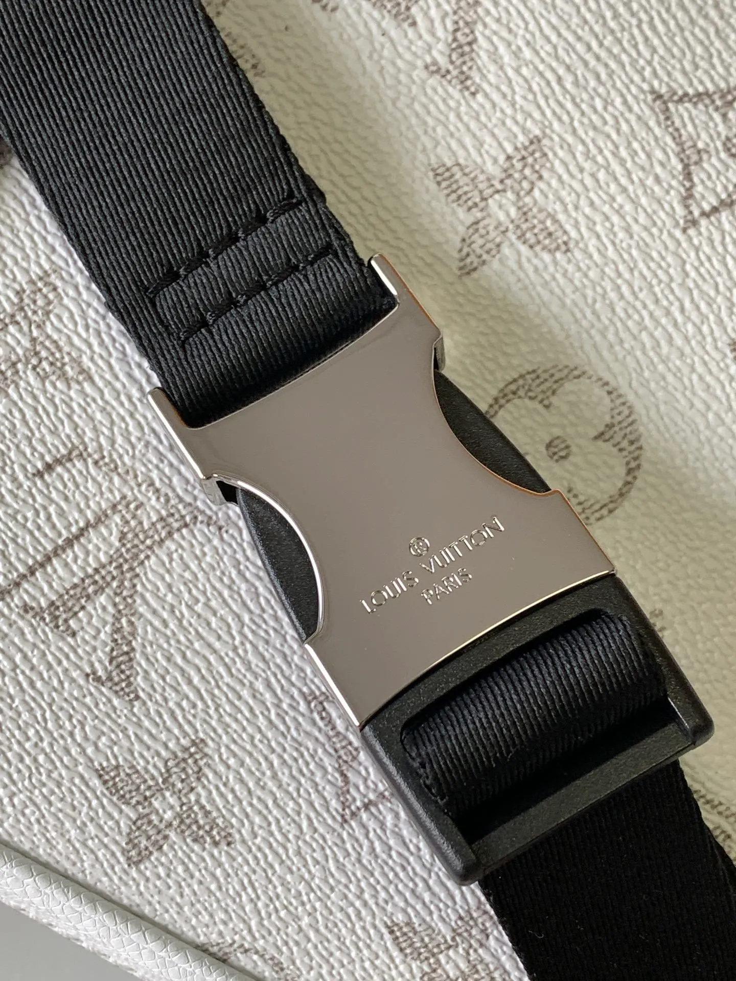 All categories 💚 Top version men’s bags 💚 LV 2024 new LV waist bag