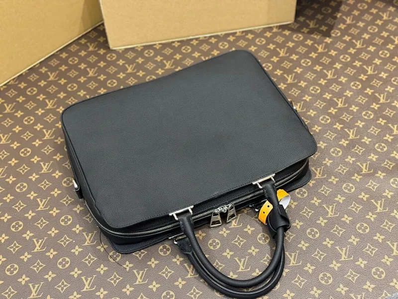 All categories 💚 Top version men’s bags 💚 LV 2024 new LV briefcase