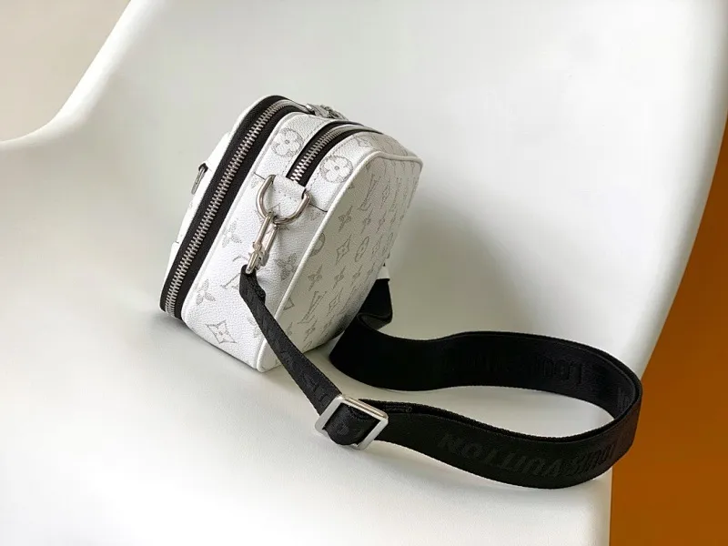 All categories 💚 Top version men’s bags 💚 LV 2025 official website new LV crossbody bag