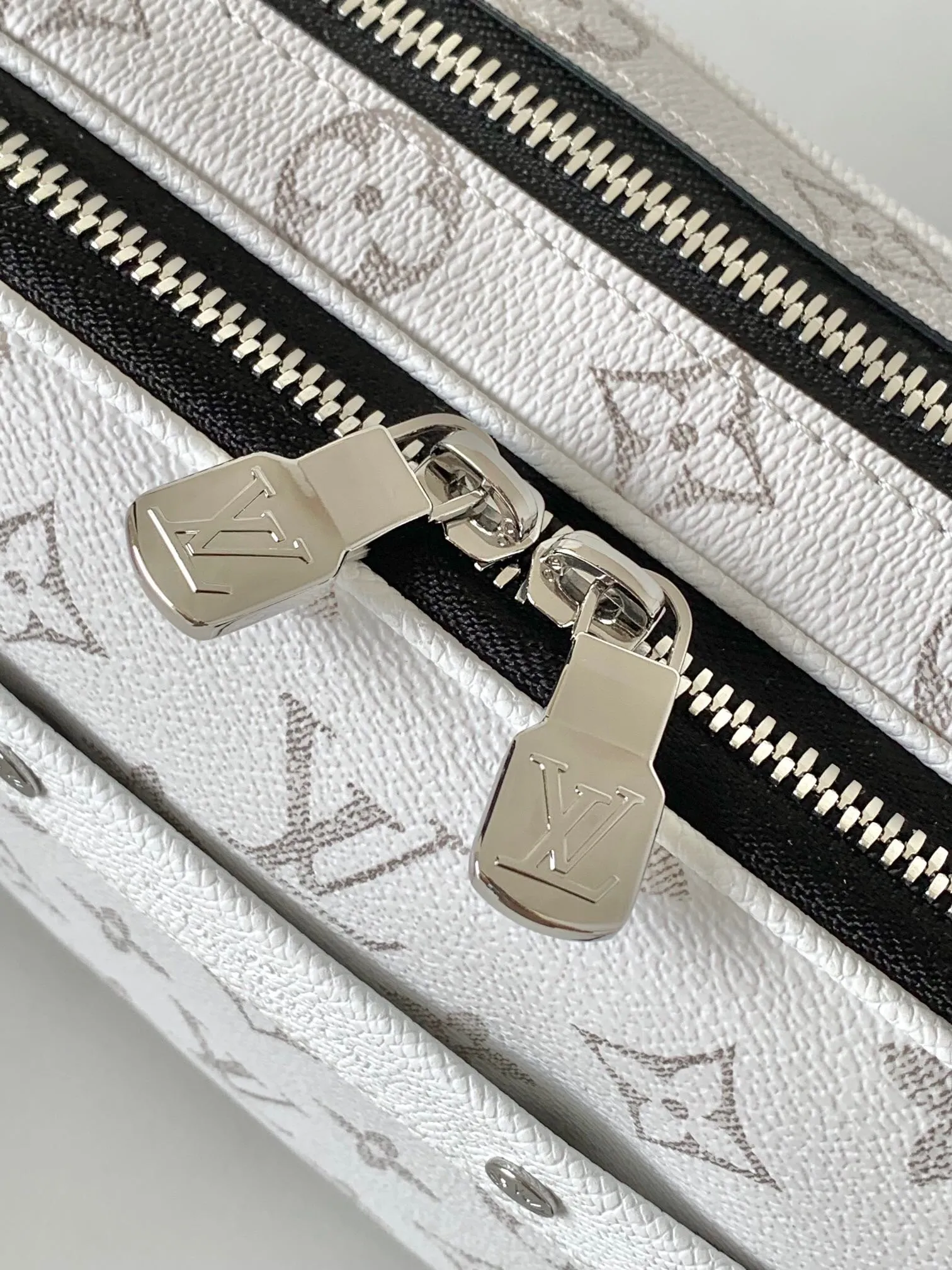 All categories 💚 Top version men’s bags 💚 LV 2025 official website new LV crossbody bag
