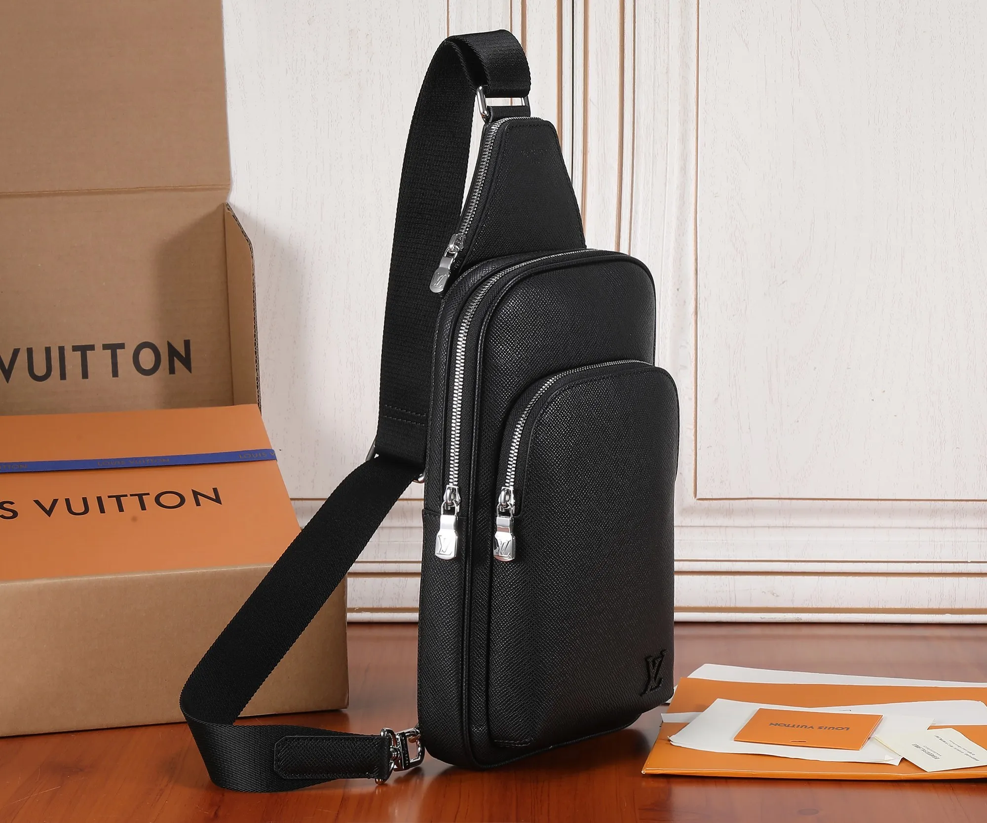All categories 💚 Top version men’s bags 💚 LV 2023 new LV chest bag
