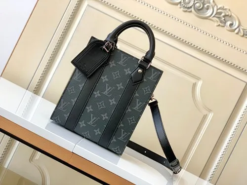 All categories 💚 Top version men’s bags 💚 LV 2024 new LV crossbody bag