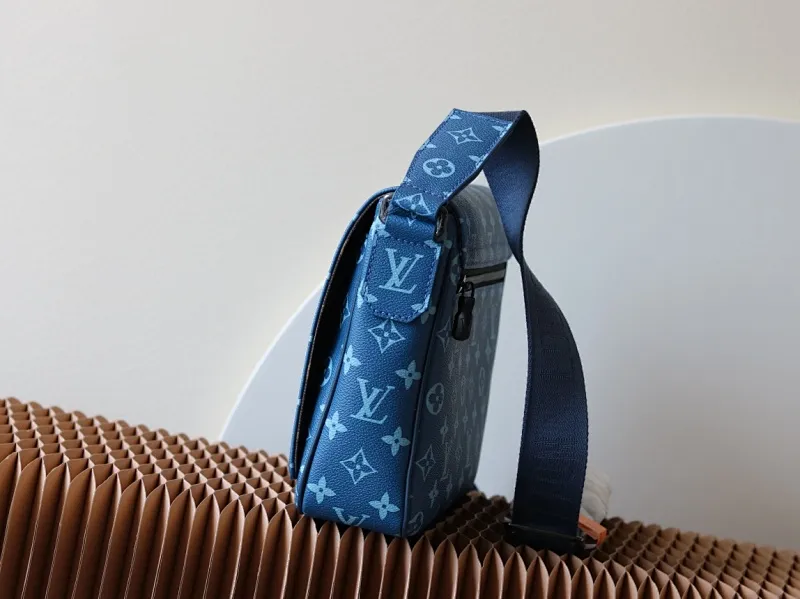 All categories 💚 Top version men’s bags 💚 LV 2023 new LV crossbody bag