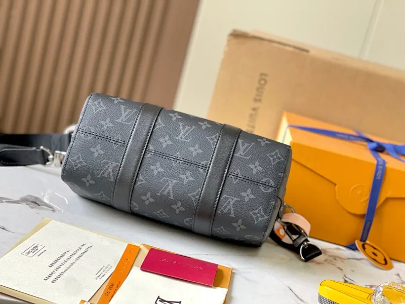All categories 💚 Top version men’s bags 💚 LV 2024 new LV crossbody bag