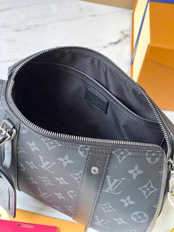 All categories 💚 Top version men’s bags 💚 LV 2024 new LV crossbody bag
