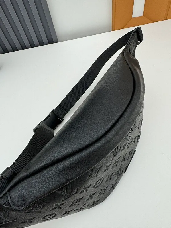 All categories 💚 Top version men’s bags 💚 LV 2024 new LV chest bag