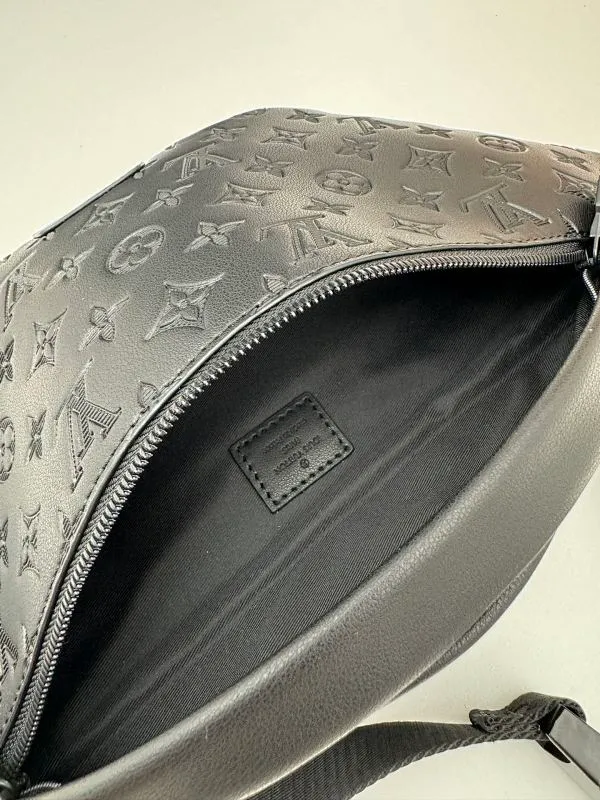 All categories 💚 Top version men’s bags 💚 LV 2024 new LV chest bag