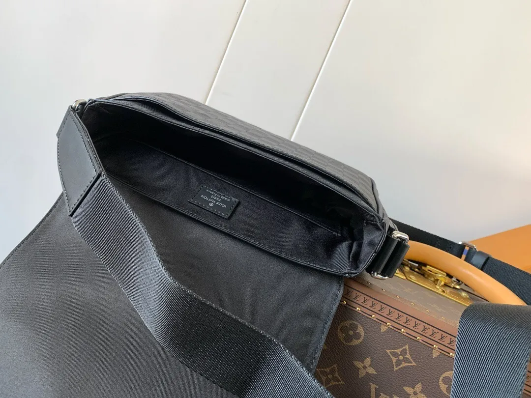 All categories 💚 Top version men’s bags 💚 LV 2024 official website new LV crossbody bag