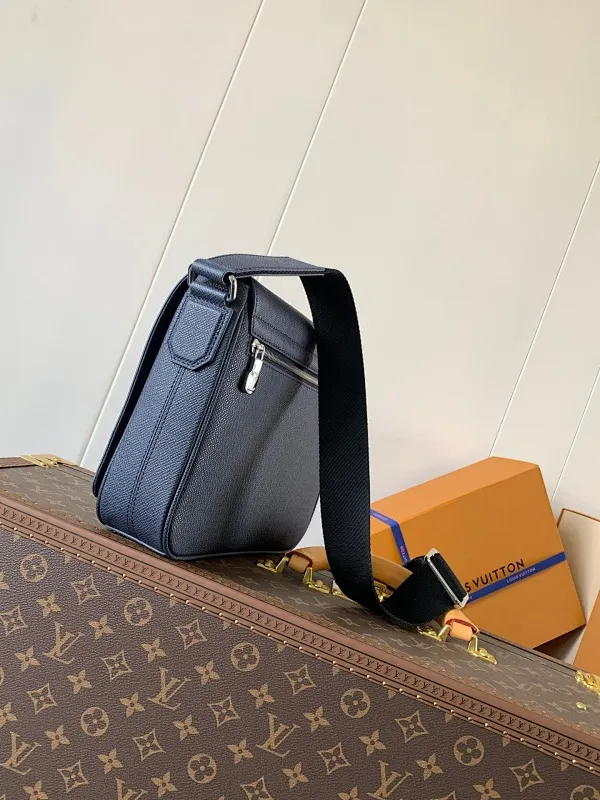 All categories 💚 Top version men’s bags 💚 LV 2024 official website new LV crossbody bag