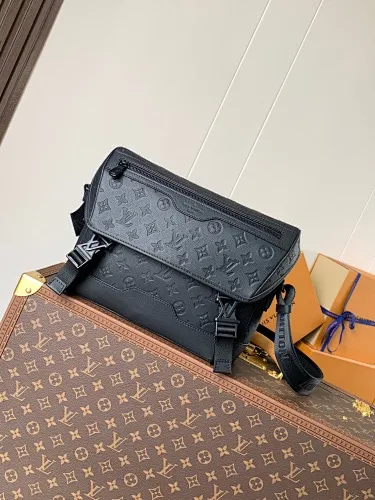 All categories 💚 Top version men’s bags 💚 LV 2025 official website new LV crossbody bag