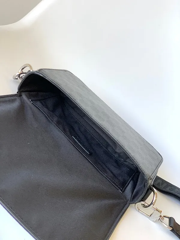 All categories 💚 Top version men’s bags 💚 LV 2023 new LV crossbody bag