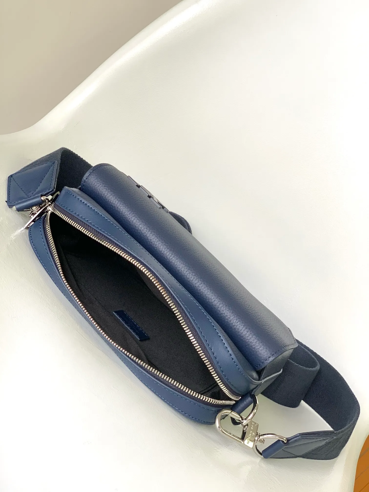 All categories 💚 Top version men’s bags 💚 LV 2024 official website new LV crossbody bag