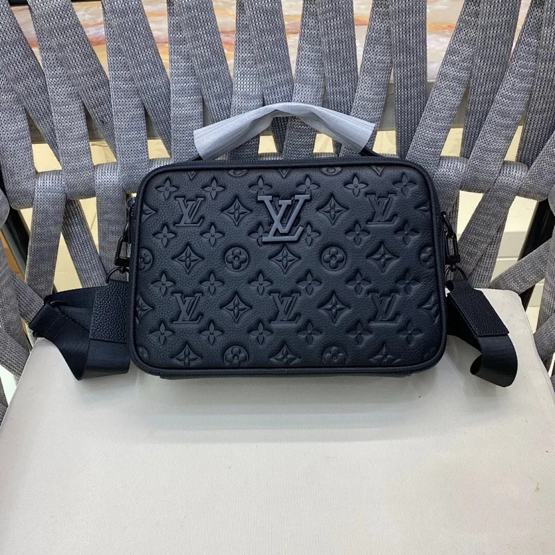 All categories 💚 Top version men’s bags 💚 LV 2024 new LV printed embossed messenger bag