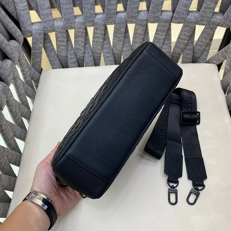All categories 💚 Top version men’s bags 💚 LV 2024 new LV printed embossed messenger bag