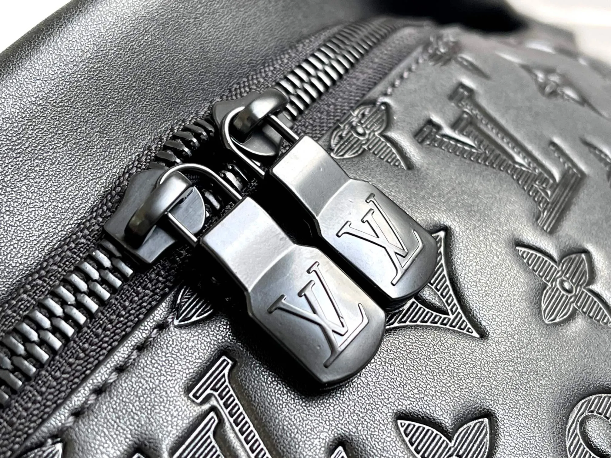 All categories 💚 Top version men’s bags 💚 LV 2025 official website new LV waist bag
