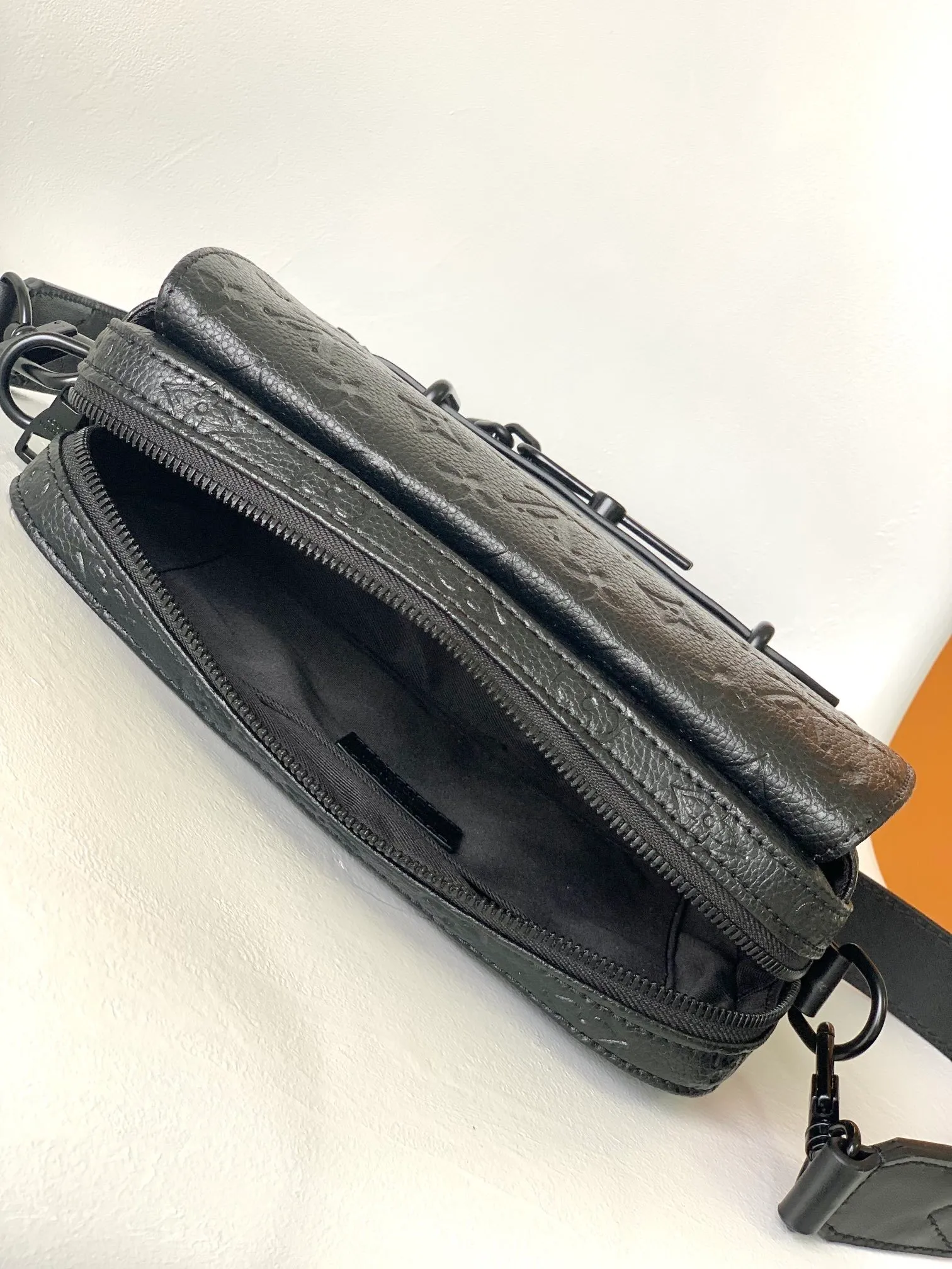 All categories 💚 Top version men’s bags 💚 LV 2023 new LV crossbody bag